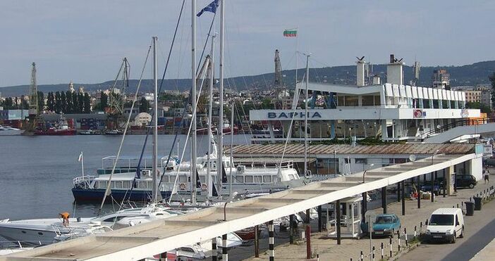 Заведенията на Морска гара Варна са достатъчно, повече няма да