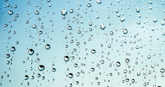 Вятърът ще е от североизток след обяд ще се усилва