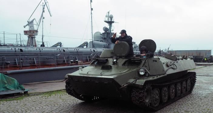 Снимки Елитни военни части проведоха учение в наш морски град Днес