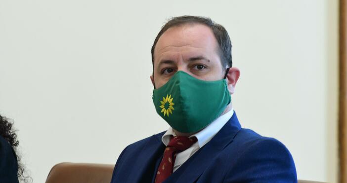 Вицепремиерът и министър на околната среда и водите Борислав Сандов