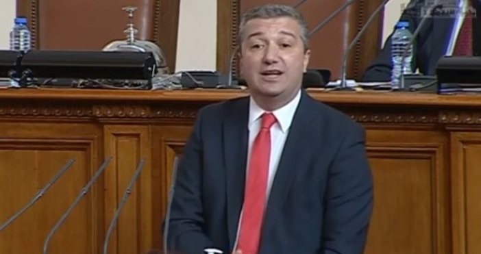 Депутатът от БСП Драгомир Стойнев заяви в Народното събрание, че