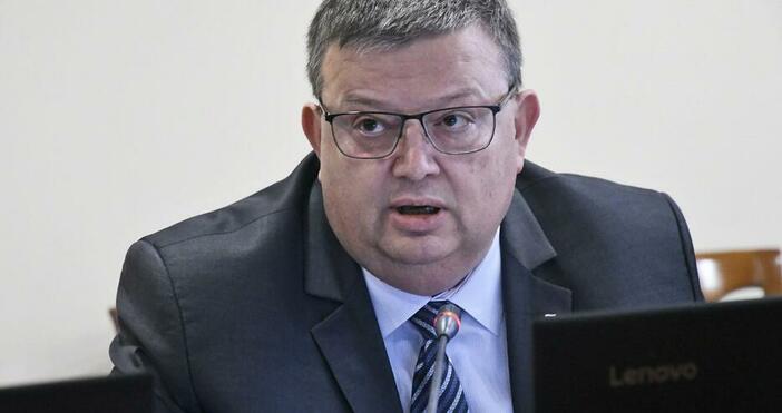 Сотир Цацаров излезе с официално становище за скандала, в който беше