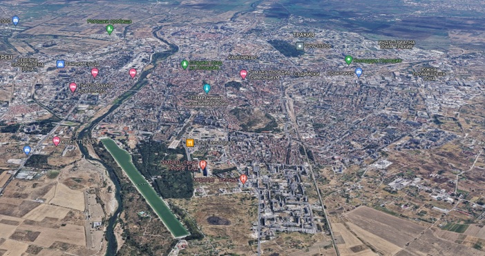 Гугъл мапсЗа разлика от Варна която е в икономически упадък