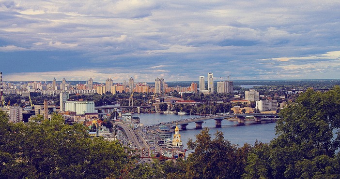 Чуждестранните собственици на имоти Киев активно продават, тъй като пазарът
