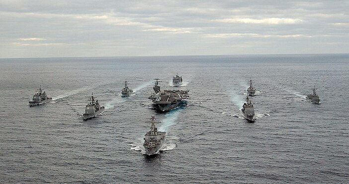 За пръв път пълна бойна група кораби на САЩ започна