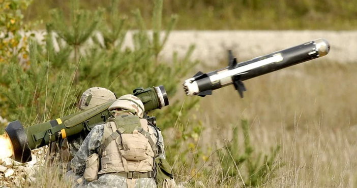 Съединените щати доставиха 300 противотанкови ракети Javelin на Украйна, съобщава Fox
