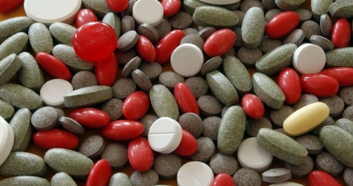 САЩ изтеглат две лекарства срещу К19 Администрацията по храните и лекарствата