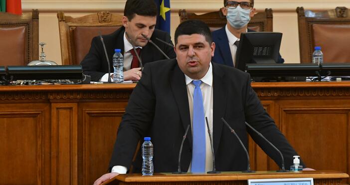 Заместник-председателят на парламентарната комисия по енергетика Ивайло Мирчев коментира актуалната