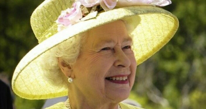 Британската кралица Елизабет II пусна на пазара собствена марка кетчуп,