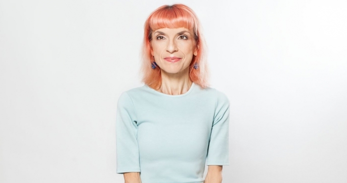 Тя дълги години следеше и представяше на зрителите най интересното от световните новиниМеждународният