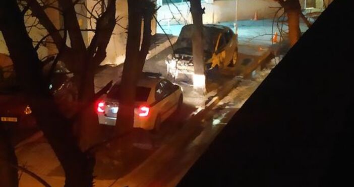 Автомобил е изгорял тази нощ във Варна За това разбираме от