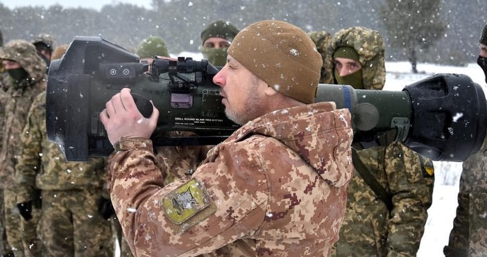 Американската телевизия Си Ен Ен съобщи че хиляди украински военни