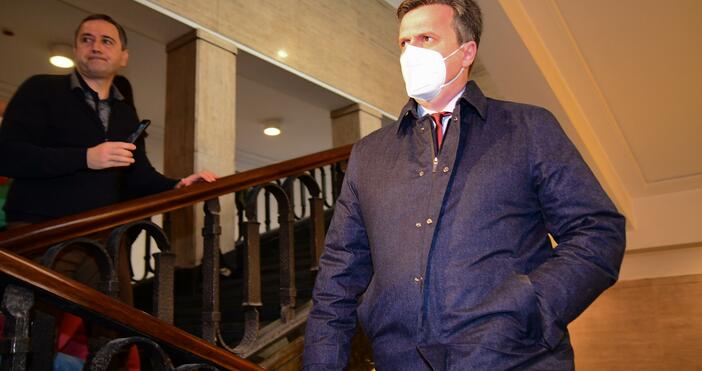 Николай Павлов - бившият шеф на Булгаргаз, пристигна на разпит