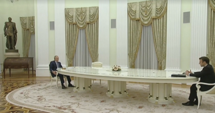 В Кремъл започна срещата между руския президент Владимир Путин и френския