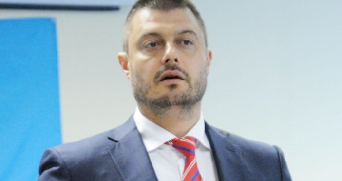 Журналистът Николай Бареков също направи списък с лица за които