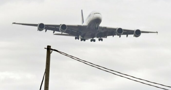 Водеща авиокомпания спира полетите до Киев и Одеса  Става дума за  Луфтханза Полетите