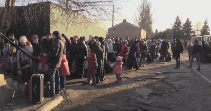 Над 53 000 бежанци от самопровъзгласилите се Донецка и Луганска