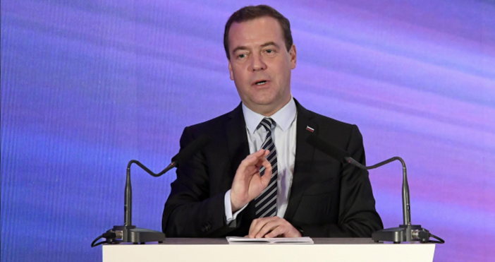 Бившият президент и премиер на Русия Дмитрий Медведев предупреди европейците