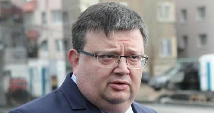 Председателя на КПКОНПИ в оставка Сотир Цацаров получи от Държавната комисия