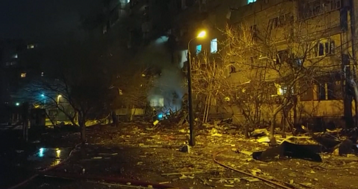 Източник БНТВтори ден продължава ужаса в Украйна Силни експлозии са