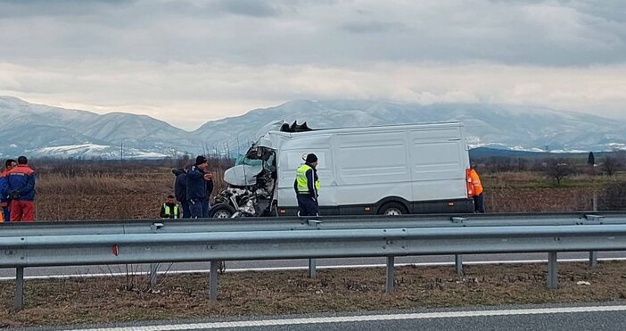 Мъж загина при катастрофа на автомагистрала Тракия съобщиха от полицията