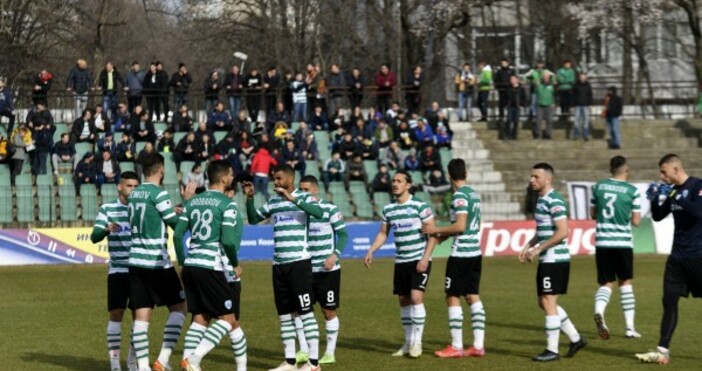 Треньорът на Черно море Илиан Илиев определи 18 те играчи за