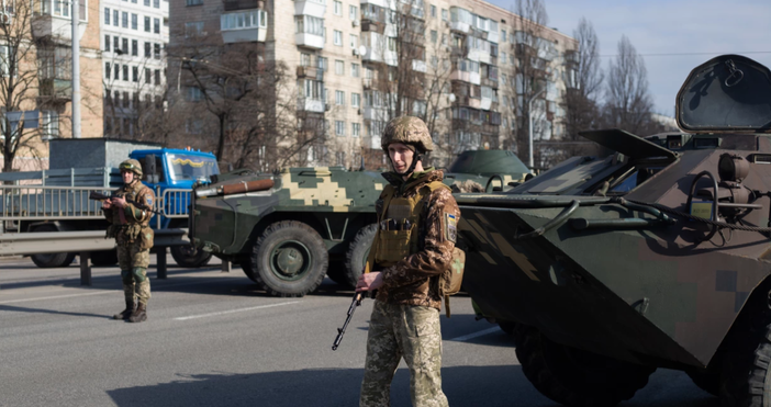 Напрежение в един от големите градове в УкрайнаОдеса обяви тревога съобщи Нова
