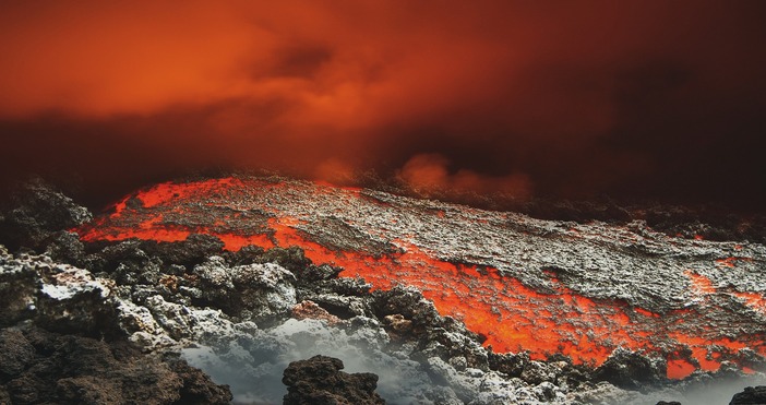 Мощно изригване на вулкан е регистрирано на остров Манам в