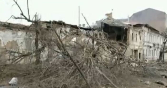 Руснаците продължават да обстрелват украински градове Руските военни започнаха обстрел срещу южния