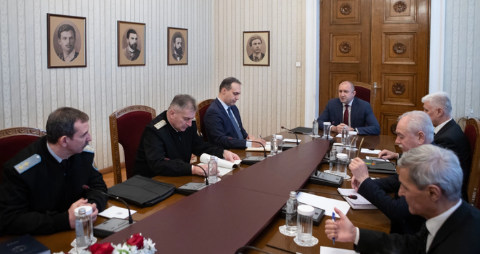 Важна среща се проведе в кабинета на държавния глава Държавният глава Румен