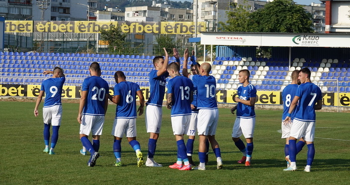 Миньор изгуби от дубъла на Ботев с 0:3 в Пловдив