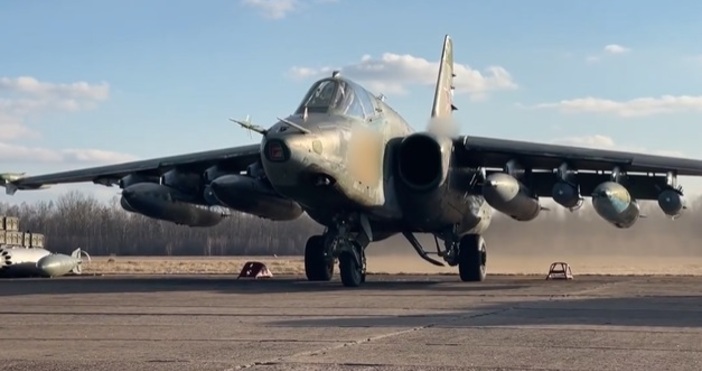 Екипите на щурмова авиация на Руската федерация унищожиха склада за