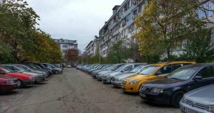 Паркинг за украинските коли на бежанците във Варна ще търсят