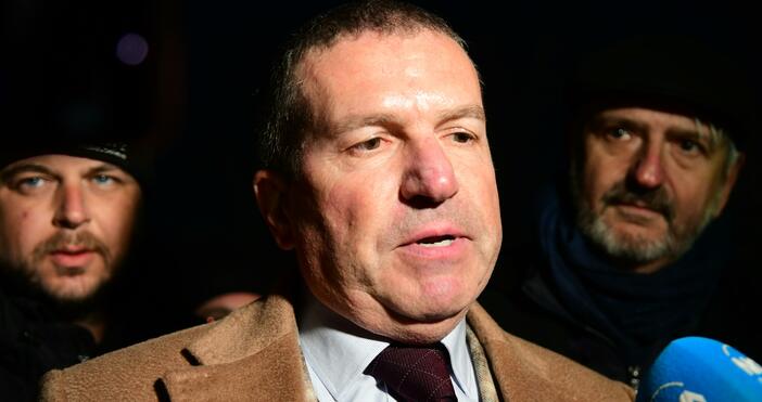 Адвокат Менко Менков коментира в студиото на Товори сега по