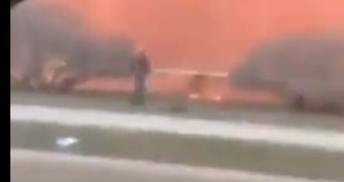 Хвърлиха коктейл Молотов по стените на Кремъл показват любителски кадри