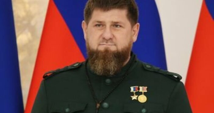 Издигаме чеченското знаме в Мариупол Това коментира в туитър чеченски лидер