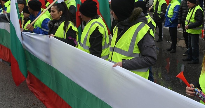 , архивАвтомагистрали – Черно море“ подновява протестните действия. Работещите в