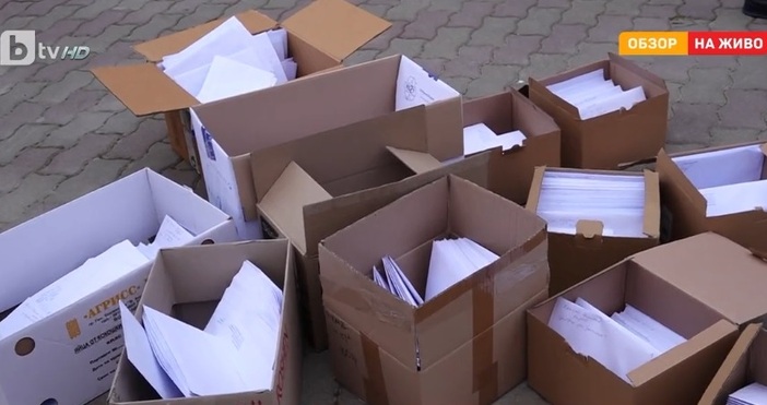 Около 3000 писма до президента с които се иска Румен