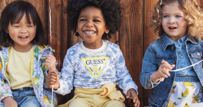 Няма как да пропуснем и да не споменем марката GUESS