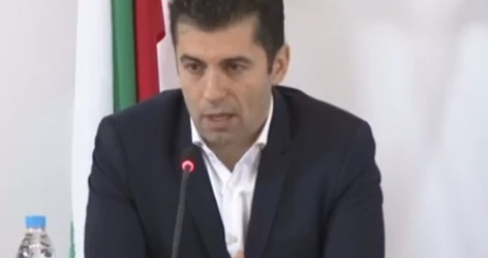 В Министерството на вътрешните работи Бойко Рашков представя годишния си