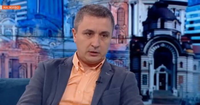 Александър Николов заяви, че подкрепя насърчената от премиера Петков проверка