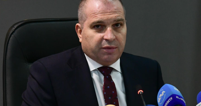 Министър Гроздан Караджов коментира проблема с ремонтите в пътната мрежа