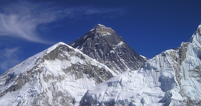 Трагедия в Хималаите Гръцки алпинист е загинал в Непал съобщава