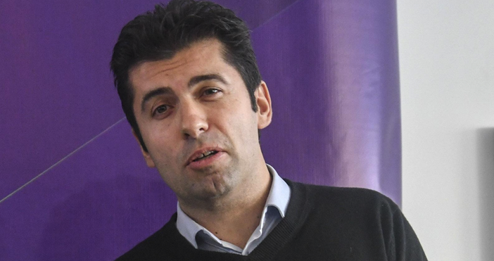 Ерол Мехмед политик от ДПСИван Нейков директор на Балканския институт