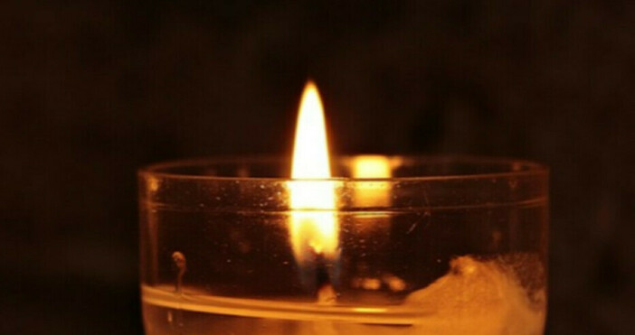 Той е издъхнал в дома си в МиърНа 87 години