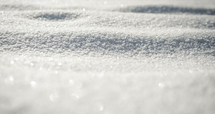 Сняг затрупа Петрохан, предава Нова тв. 10 см снежна покривка на