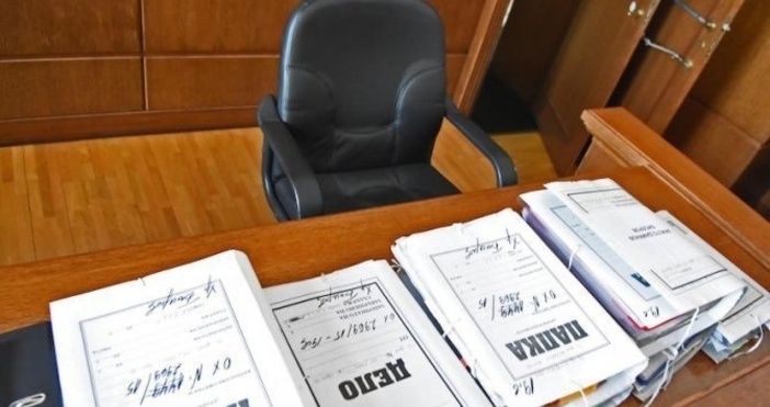 Огромно количество документи са постъпили в Антикорупционната комисия Цифром и словом