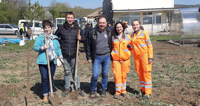 По повод Световния ден на земята 22 април представители на