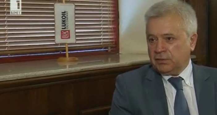 Изненадващо Вагит Алекперов се отказа предсрочно от правомощията си на