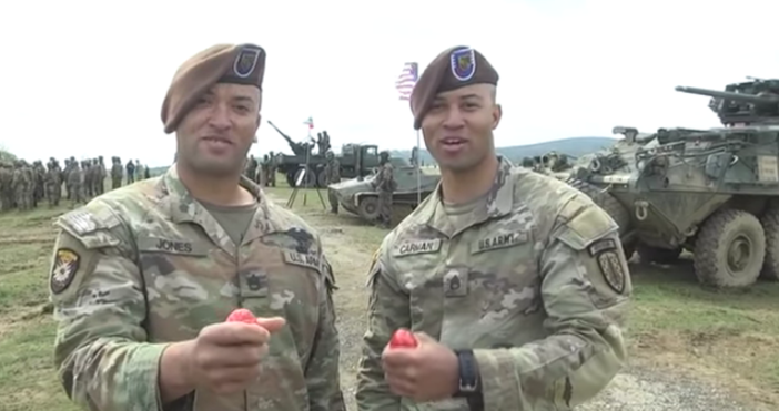 Американски военнослужещи отбелязаха Великден на учебния полигон в Ново село.